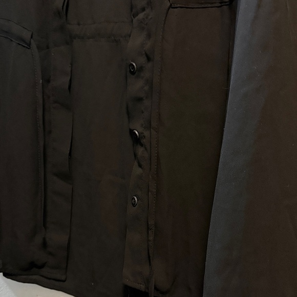 Black Sleeveless Button-Up Shirt - Picture 4 of 5